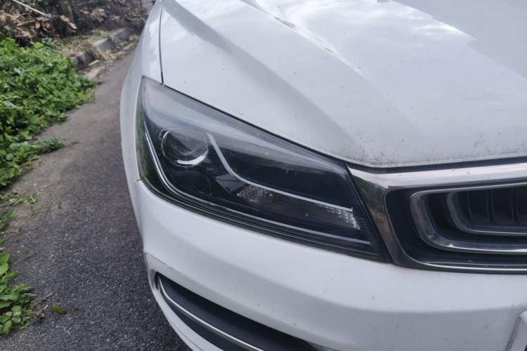 Used Geely Auto Emgrand 2018 1.5L CVT Upward Connect Edition Right Front Headlight