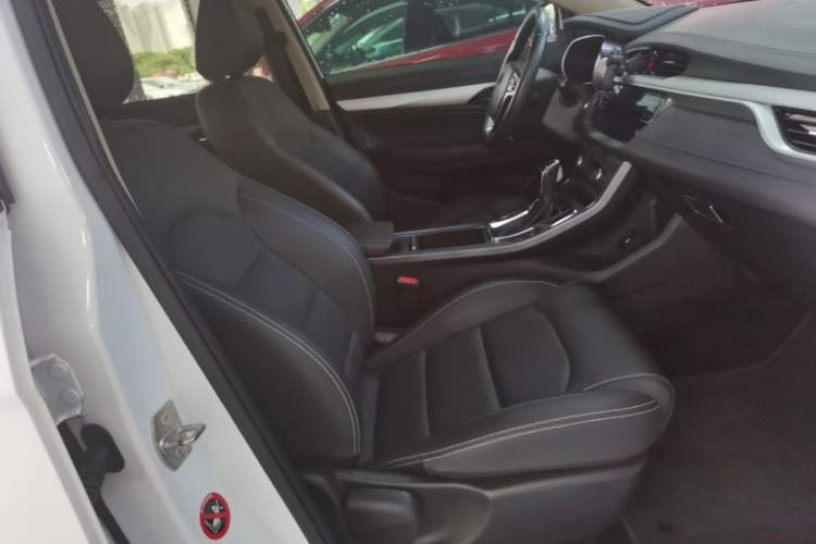 Used Geely Auto Emgrand 2018 1.5L CVT Upward Connect Edition Right Front Seat