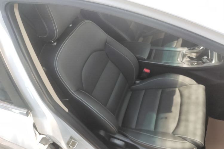 Used Geely Auto Emgrand 2018 1.5L CVT Upward Connect Edition Right Front Seat