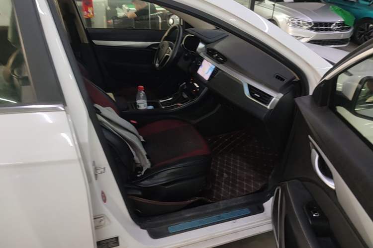 Used Geely Auto Emgrand 2018 1.5L CVT Upward Connect Edition Right Front Seat