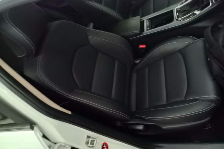 Used Geely Auto Emgrand 2018 1.5L CVT Upward Connect Edition Right Front Seat