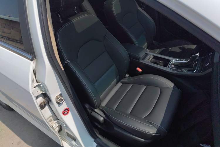 Used Geely Auto Emgrand 2018 1.5L CVT Upward Connect Edition Right Front Seat
