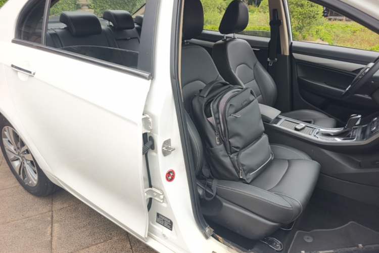 Used Geely Auto Emgrand 2018 1.5L CVT Upward Connect Edition Right Front Seat
