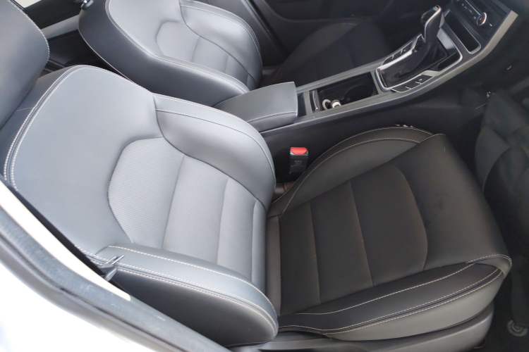 Used Geely Auto Emgrand 2018 1.5L CVT Upward Connect Edition Right Front Seat