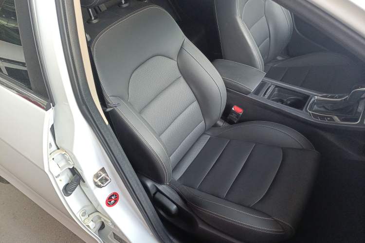 Used Geely Auto Emgrand 2018 1.5L CVT Upward Connect Edition Right Front Seat