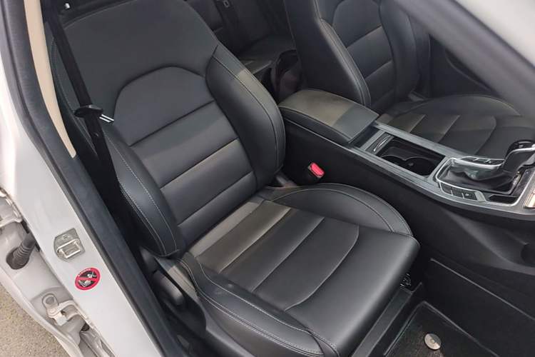 Used Geely Auto Emgrand 2018 1.5L CVT Upward Connect Edition Right Front Seat
