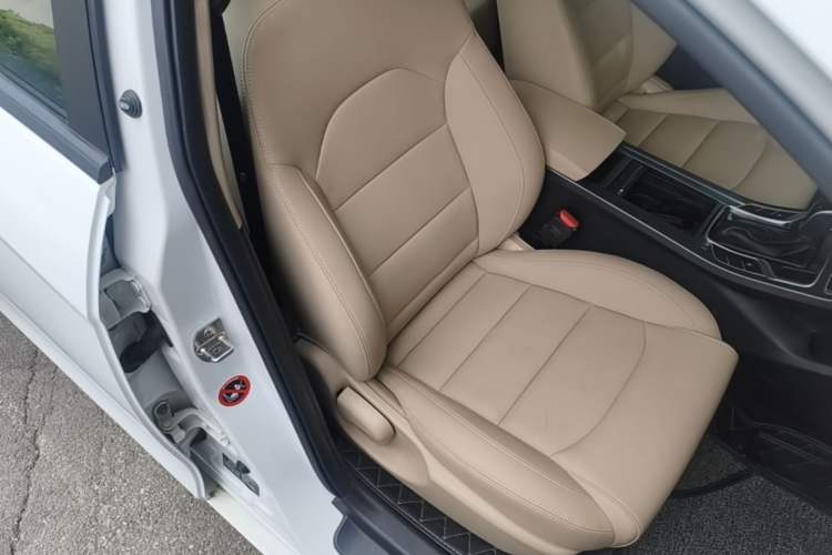 Used Geely Auto Emgrand 2018 1.5L CVT Luxury Model Right Front Seat