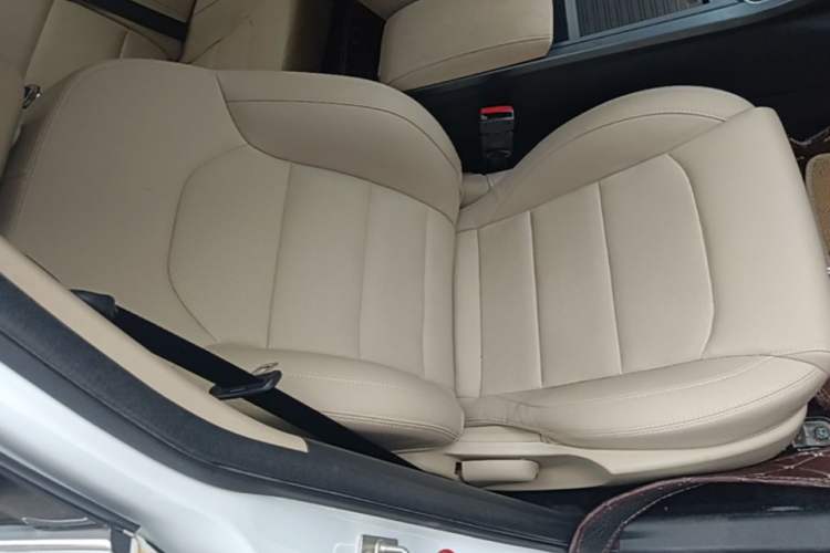 Used Geely Auto Emgrand 2018 1.5L CVT Luxury Model Right Front Seat