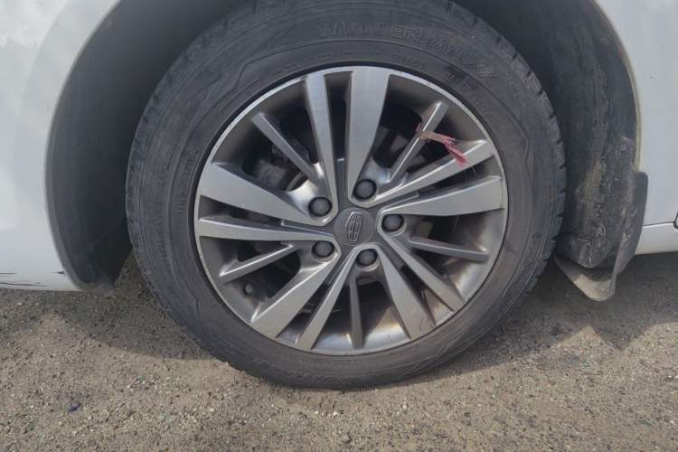 Used Geely Auto Emgrand 2018 1.5L Manual Upward Connect Edition Right Front Wheel Hub