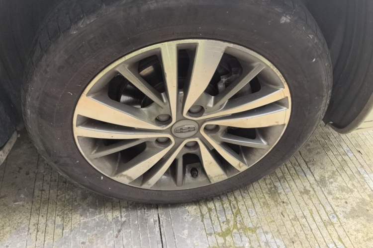 Used Geely Auto Emgrand 2018 1.5L CVT Upward Connect Edition Right Front Wheel Hub