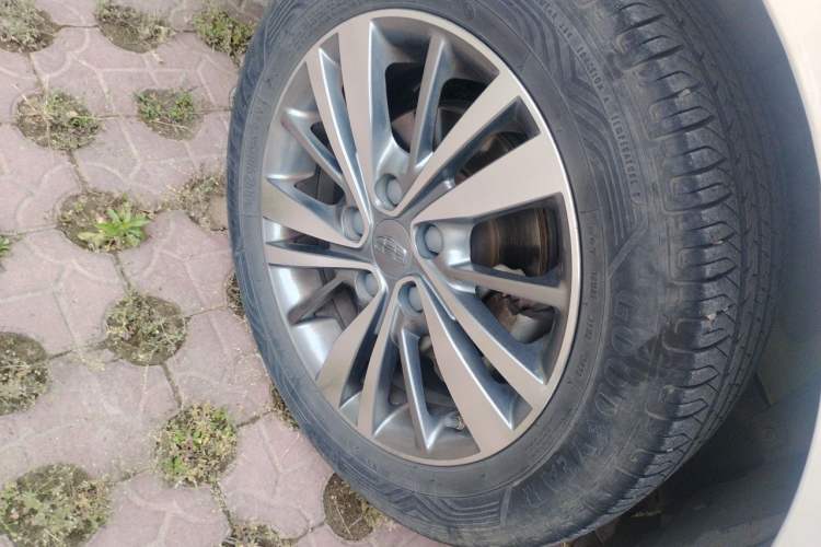 Used Geely Auto Emgrand 2018 1.5L CVT Upward Connect Edition Right Front Wheel Hub