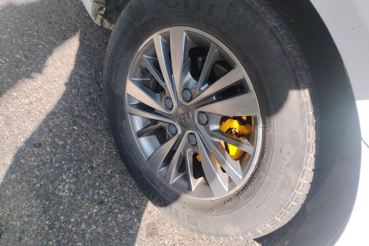 Used Geely Auto Emgrand 2018 1.5L CVT Luxury Model Right Front Wheel Hub