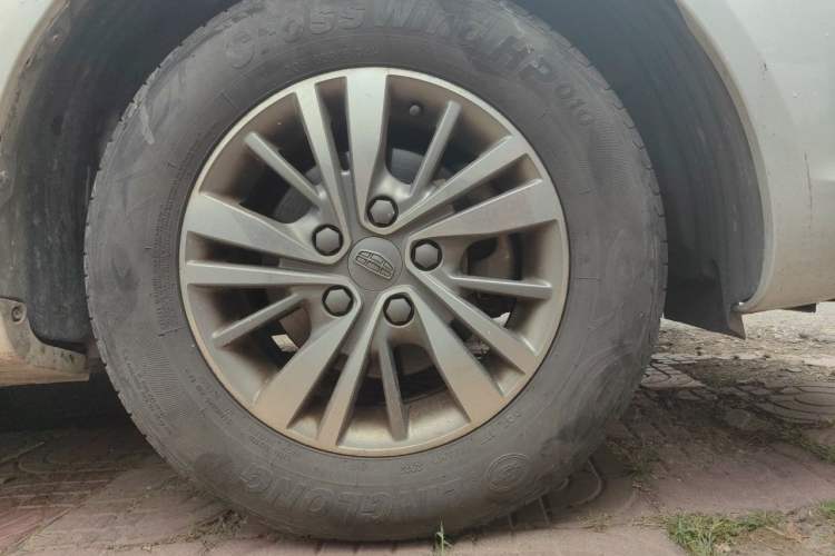 Used Geely Auto Emgrand 2018 1.5L Manual Luxury Model Right Front Wheel Hub