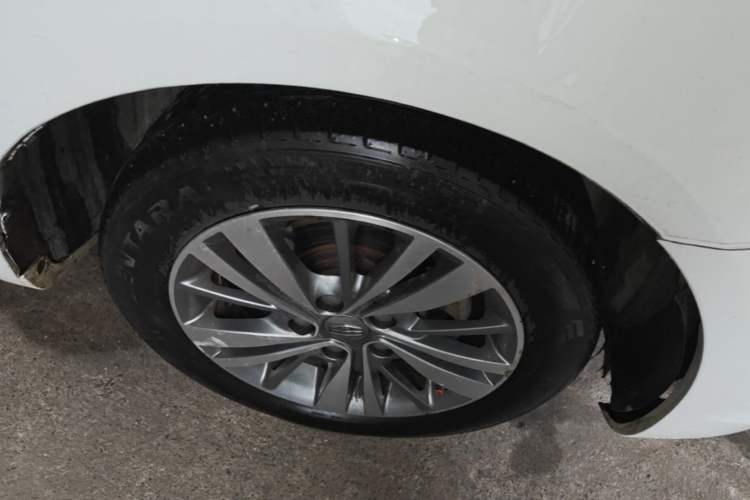Used Geely Auto Emgrand 2018 1.5L Manual Upward Connect Edition Right Front Wheel Hub