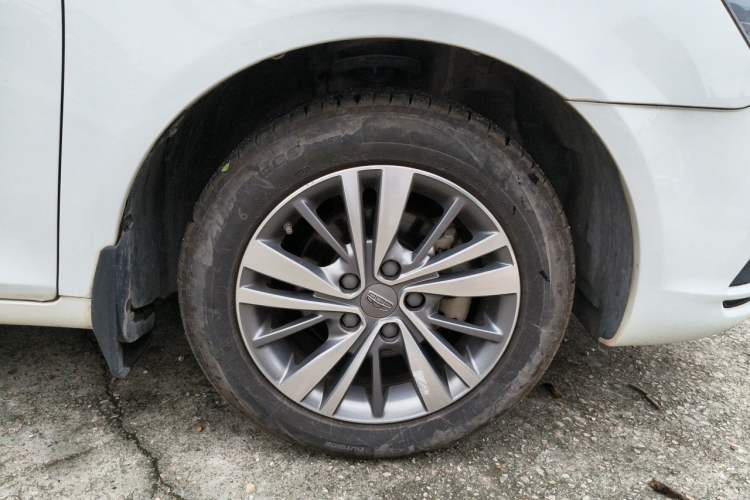 Used Geely Auto Emgrand 2018 1.5L CVT Upward Connect Edition Right Front Wheel Hub