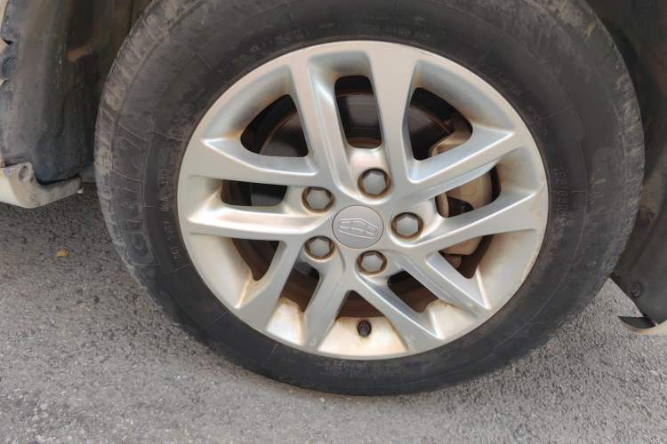 Used Geely Auto Emgrand  Right Front Wheel Hub