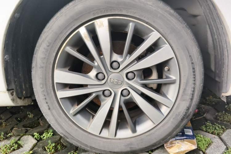 Used Geely Auto Emgrand 2018 1.5L CVT Upward Connect Edition Right Front Wheel Hub