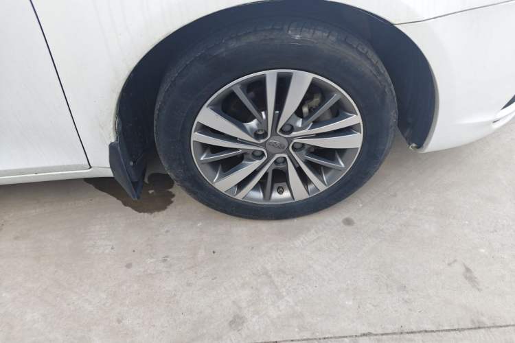 Used Geely Auto Emgrand 2018 1.5L Manual Upward Connect Edition Right Front Wheel Hub