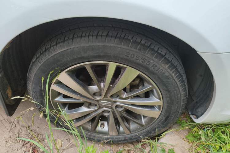Used Geely Auto Emgrand 2018 1.5L Manual Upward Connect Edition Right Front Wheel Hub