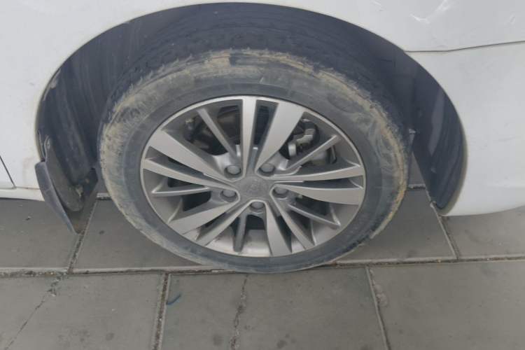 Used Geely Auto Emgrand 2018 1.5L CVT Upward Connect Edition Right Front Wheel Hub