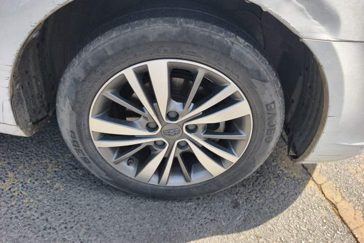 Used Geely Auto Emgrand 2018 1.5L CVT Upward Connect Edition Right Front Wheel Hub