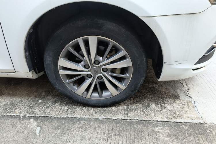 Used Geely Auto Emgrand 2018 1.5L CVT Upward Connect Edition Right Front Wheel Hub