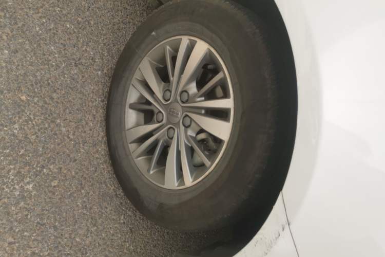 Used Geely Auto Emgrand 2018 1.5L CVT Luxury Model Right Front Wheel Hub