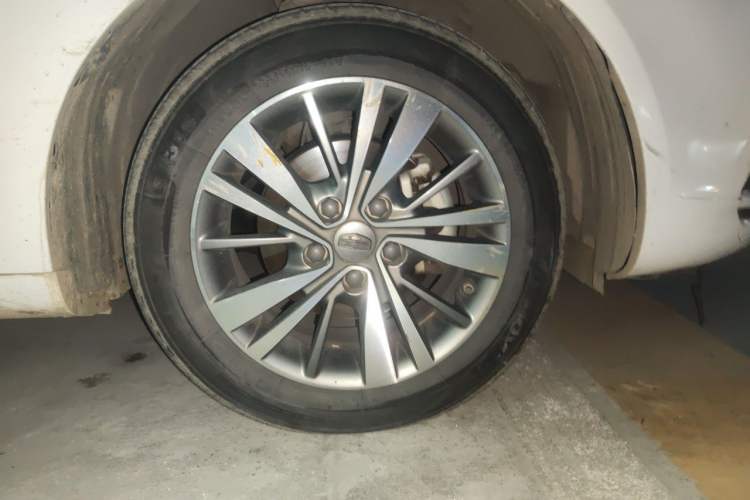 Used Geely Auto Emgrand 2018 1.5L CVT Upward Connect Edition Right Front Wheel Hub