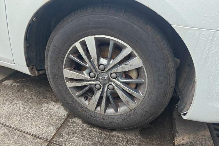 Used Geely Auto Emgrand 2018 1.5L CVT Luxury Model Right Front Wheel Hub