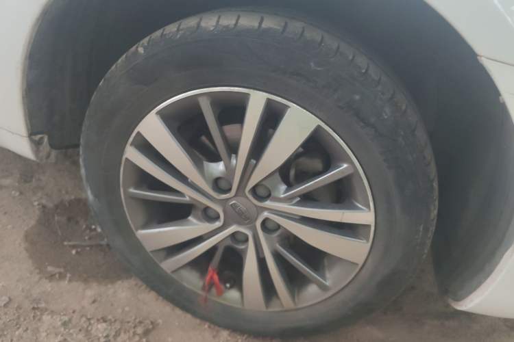 Used Geely Auto Emgrand 2018 1.5L Manual Upward Connect Edition Right Front Wheel Hub