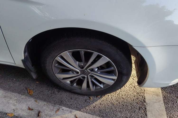 Used Geely Auto Emgrand 2018 1.5L Manual Upward Connect Edition Right Front Wheel Hub