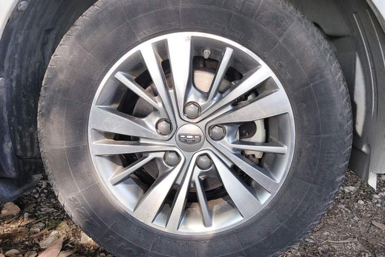 Used Geely Auto Emgrand 2018 1.5L CVT Luxury Model Right Front Wheel Hub