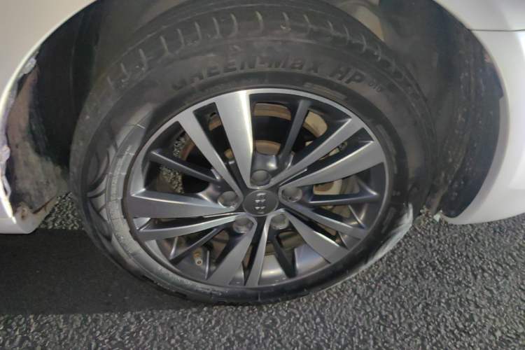Used Geely Auto Emgrand 2018 1.5L CVT Upward Connect Edition Right Front Wheel Hub