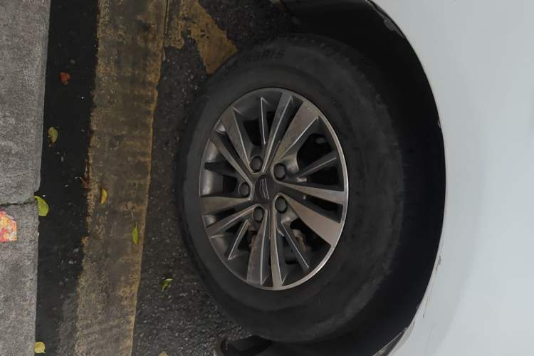 Used Geely Auto Emgrand 2018 1.5L CVT Luxury Model Right Front Wheel Hub