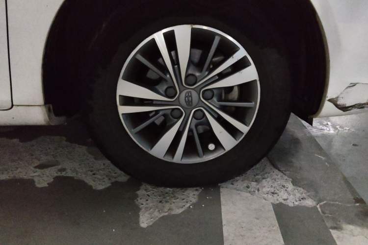 Used Geely Auto Emgrand 2018 1.5L Manual Luxury Model Right Front Wheel Hub