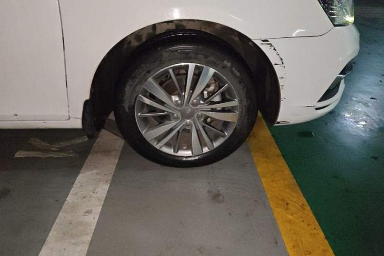 Used Geely Auto Emgrand 2018 1.5L CVT Upward Connect Edition Right Front Wheel Hub