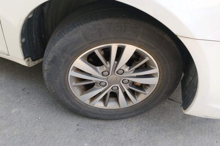 Used Geely Auto Emgrand 2018 1.5L Manual Luxury Model Right Front Wheel Hub