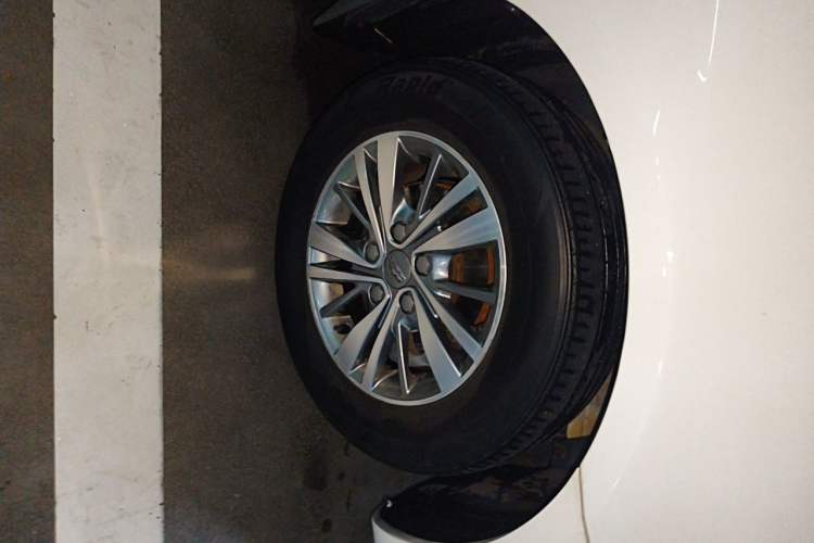 Used Geely Auto Emgrand 2018 1.5L Manual Luxury Model Right Front Wheel Hub