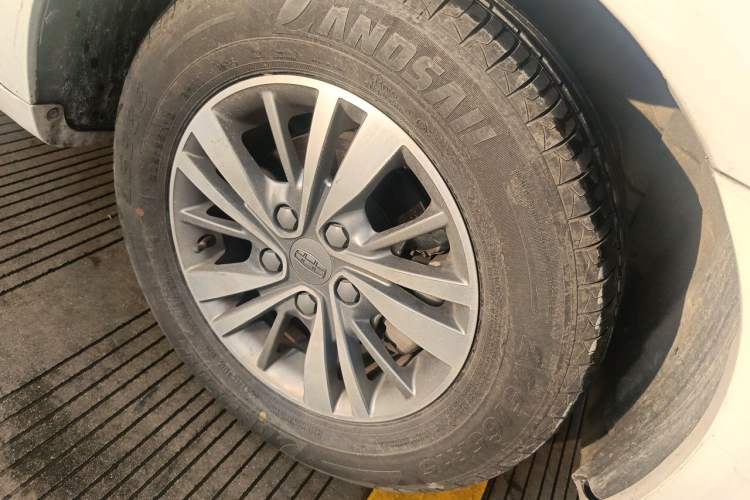 Used Geely Auto Emgrand 2018 1.5L Manual Luxury Model Right Front Wheel Hub