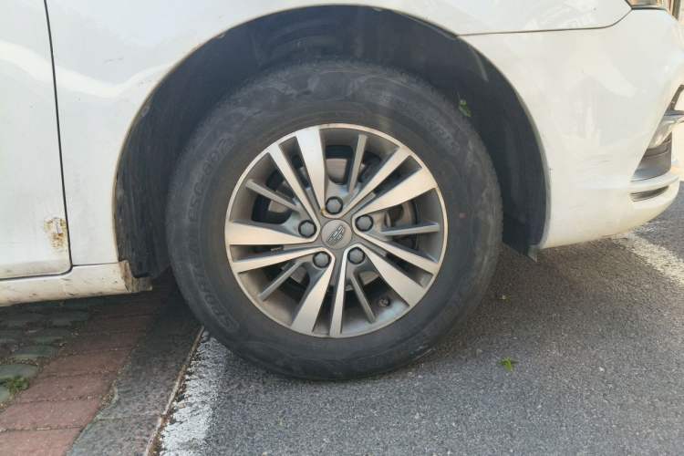 Used Geely Auto Emgrand 2018 1.5L Manual Luxury Model Right Front Wheel Hub