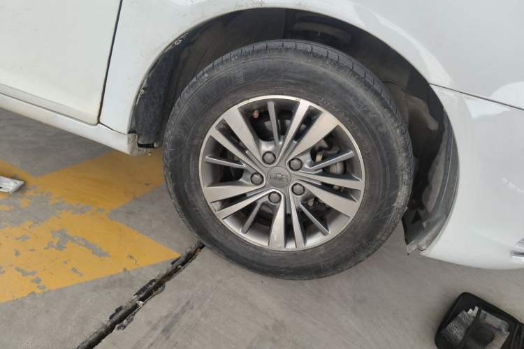 Used Geely Auto Emgrand 2018 1.5L CVT Luxury Model Right Front Wheel Hub