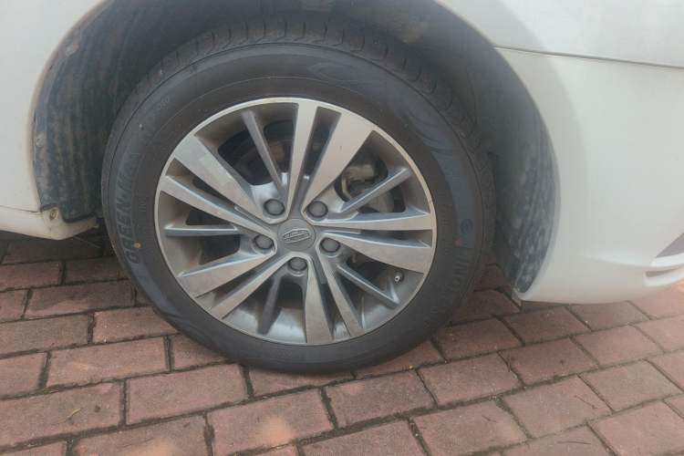 Used Geely Auto Emgrand 2018 1.5L Manual Upward Connect Edition Right Front Wheel Hub