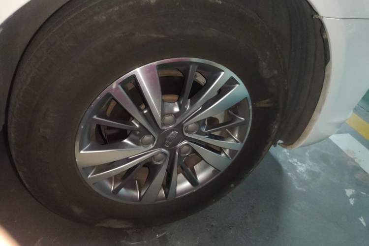 Used Geely Auto Emgrand 2018 1.5L Manual Luxury Model Right Front Wheel Hub