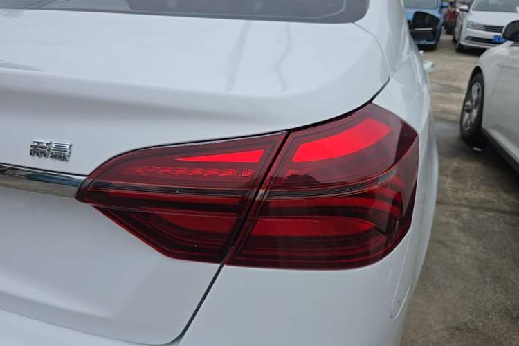 Used Geely Auto Emgrand 2018 1.5L CVT Upward Connect Edition Right Rear Taillight