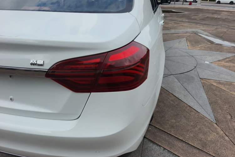 Used Geely Auto Emgrand 2018 1.5L CVT Upward Connect Edition Right Rear Taillight