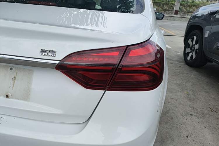 Used Geely Auto Emgrand 2018 1.5L Manual Upward Connect Edition Right Rear Taillight