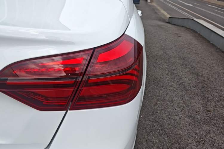 Used Geely Auto Emgrand 2018 1.5L Manual Upward Connect Edition Right Rear Taillight