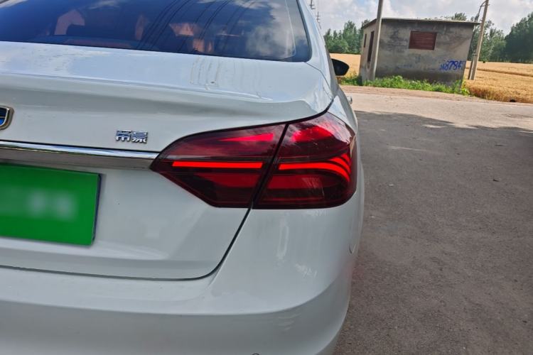 Used Geely Auto Emgrand 2018 1.5L CVT Upward Connect Edition Right Rear Taillight