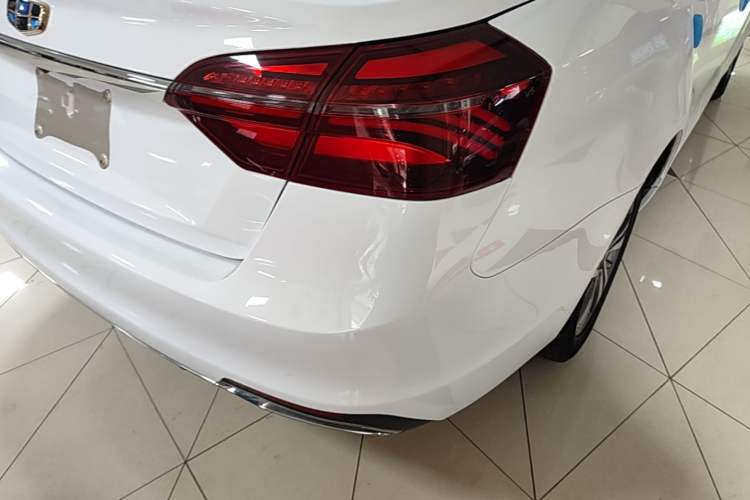 Used Geely Auto Emgrand 2018 1.5L CVT Upward Connect Edition Right Rear Taillight