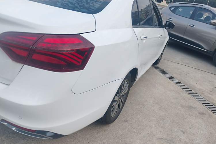 Used Geely Auto Emgrand 2018 1.5L CVT Upward Connect Edition Right Rear Taillight